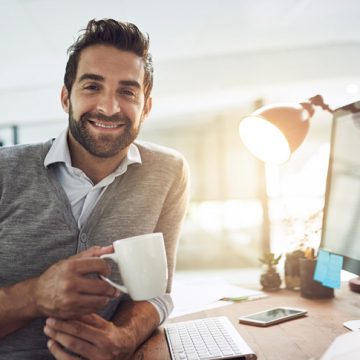 Professionisti e insegnanti finalmente online, apre il sito delle consulenze immediate in video chat.