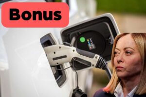 giorgia meloni, scritta bonus e auto elettrica
