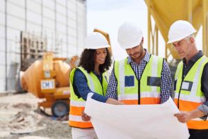 persone in cantiere
