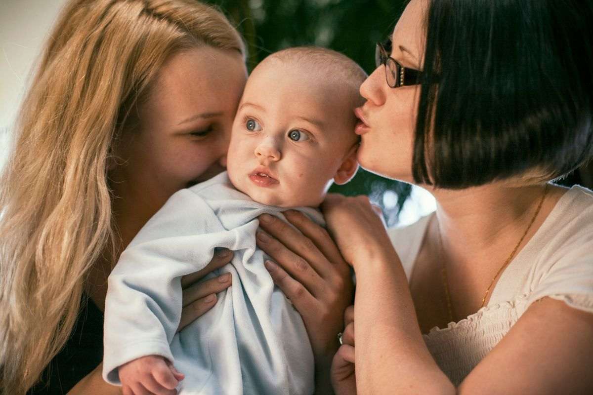 donne con bambno