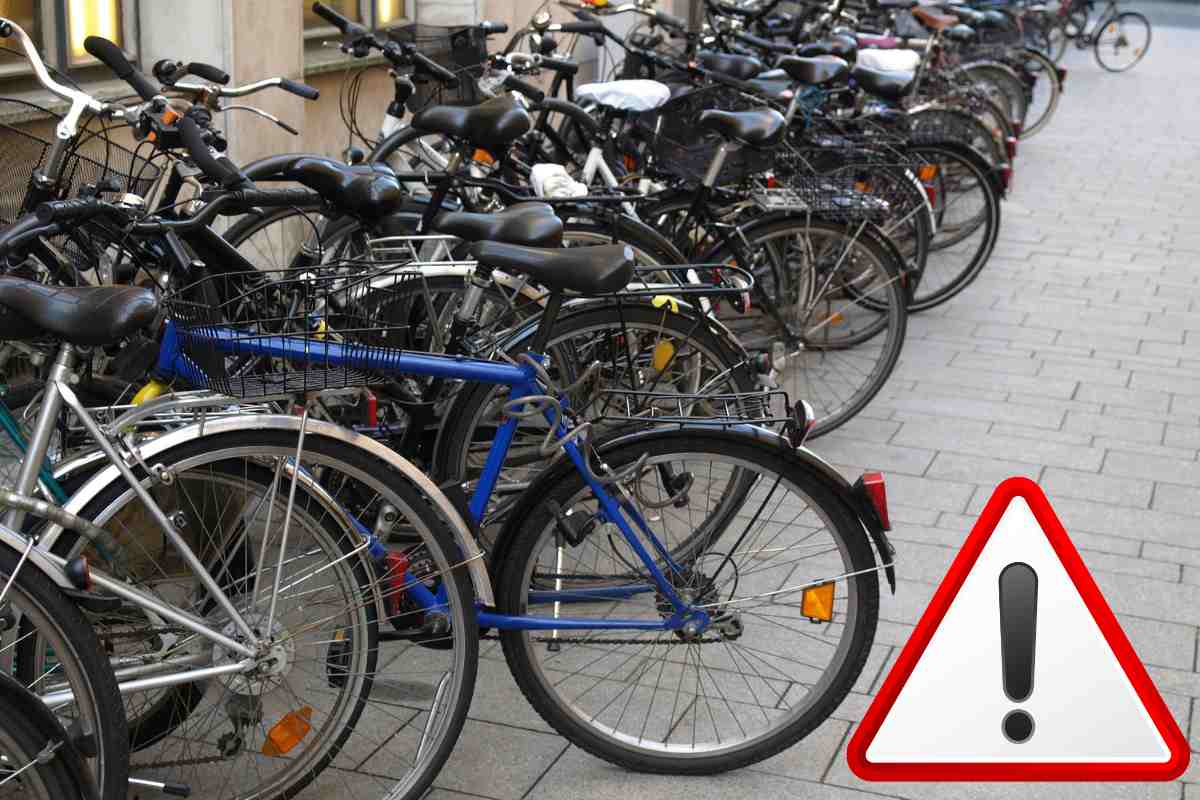 bici moto parcheggio
