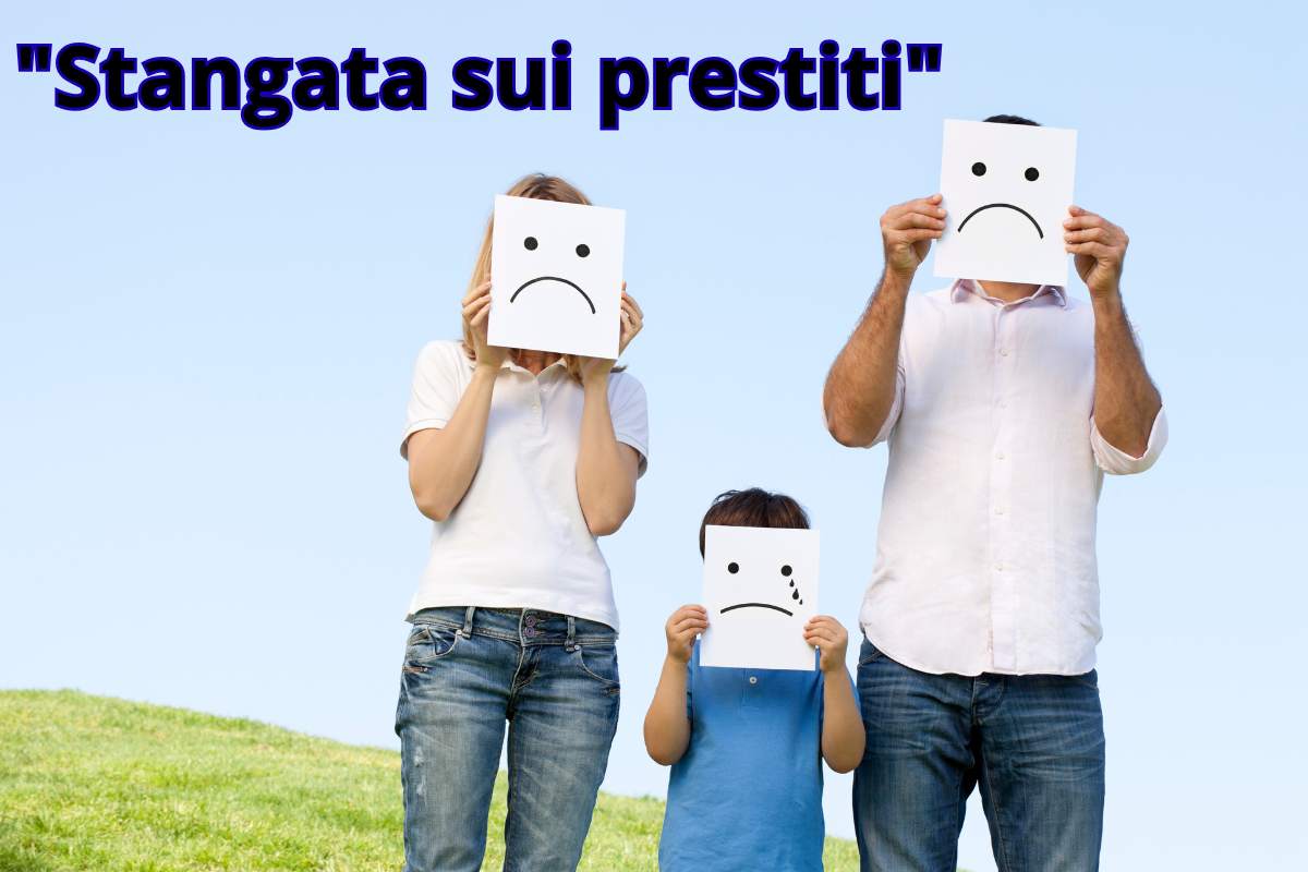 famiglia triste e scritta