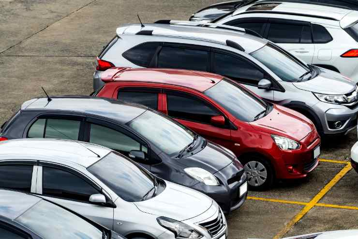 automobili parcheggiate